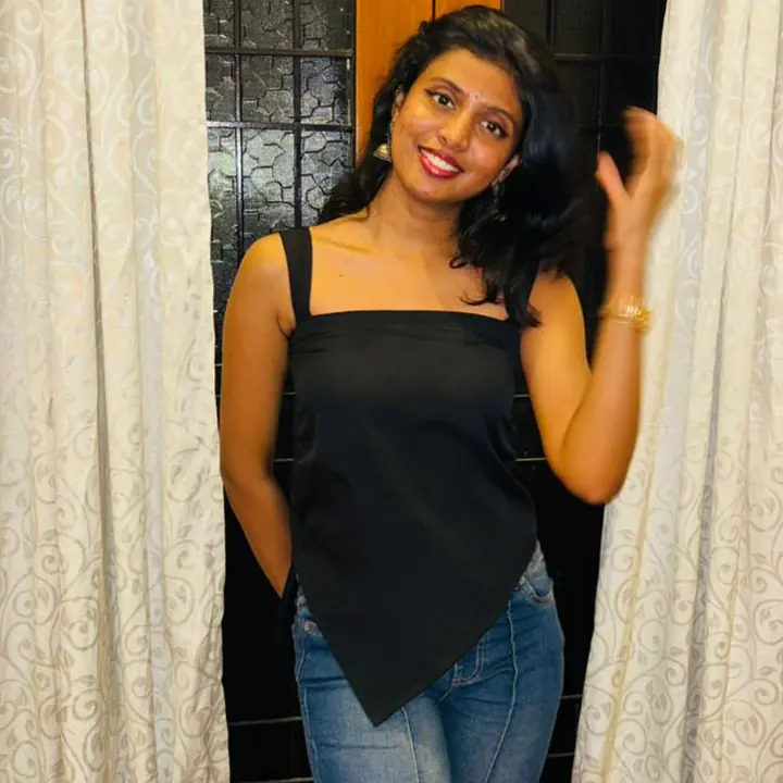 ELENA BLACK ASYMMECTRICAL TOP - Master