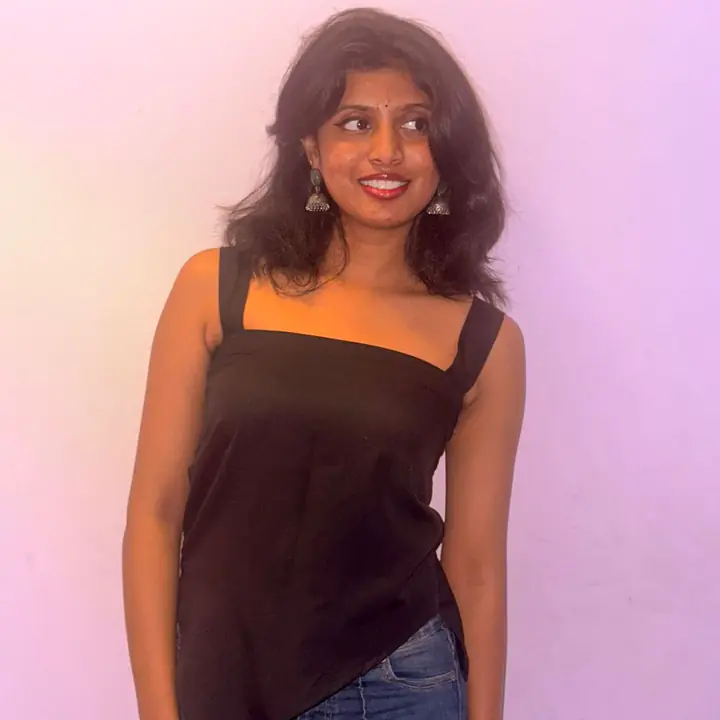 ELENA BLACK ASYMMECTRICAL TOP - Master