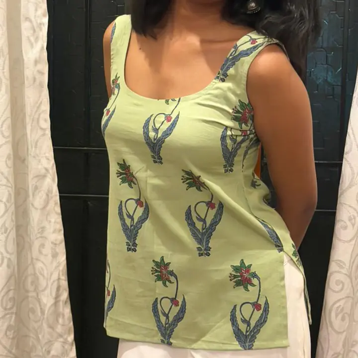 GEET SAGE SLEEVELESS TOP - Master