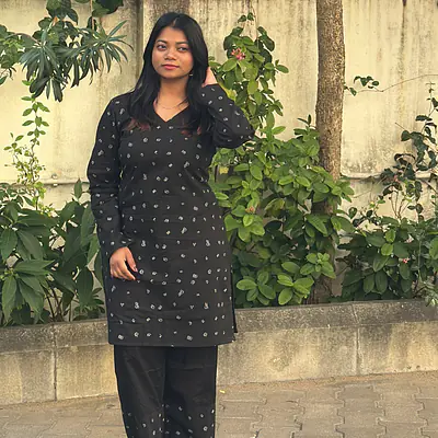 TAMIZH MOZHI KURTI- SLEEVED primary image