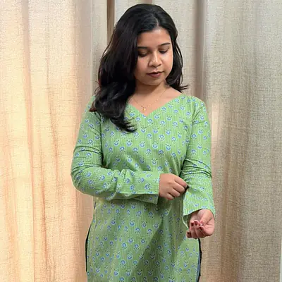 AAROHI FLORAL KURTI (SAGE GREEN) secondary image