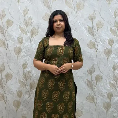 MADHURA LONG KURTI- GREEN primary image