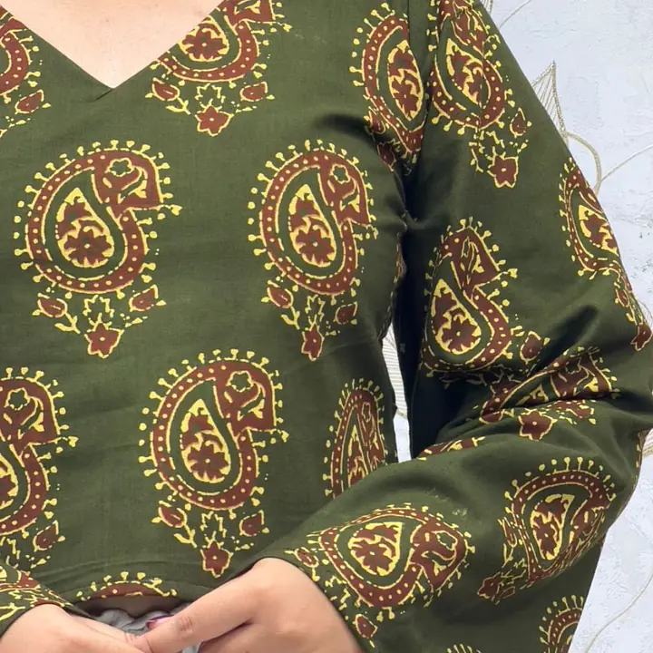 MAANYA BELL SLEEVE TOP- GREEN - Master