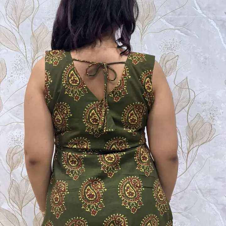 TANYA SIDE SLIT KURTI - GREEN - Master