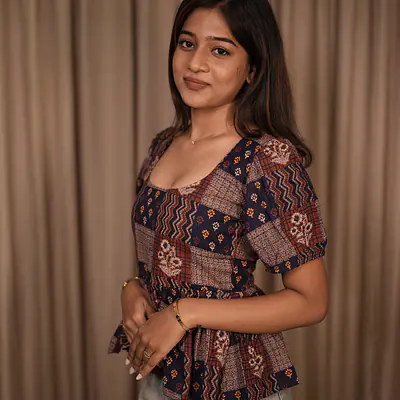 LEELA TOP- BLUE secondary image