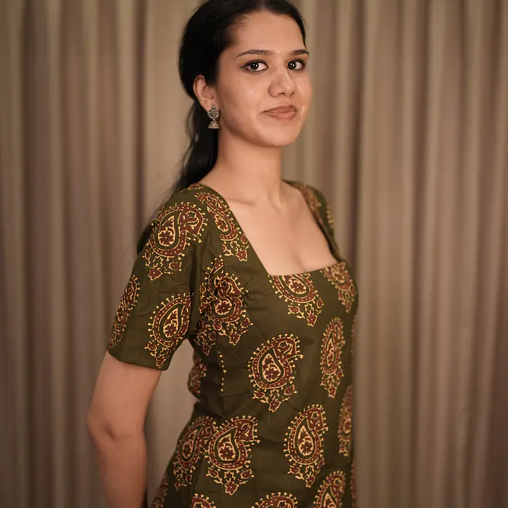 MADHURA LONG KURTI- GREEN - Master