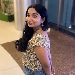 ISHANI FLORAL SHORT SLEEVE TOP - Master