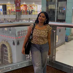 ISHANI FLORAL SHORT SLEEVE TOP - Master